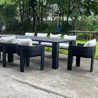 Table à manger moderne de luxe en aluminium pour l'extérieur Mobilier rond en aluminium et bois Ensemble table à manger de jardin imperméable avec chaises