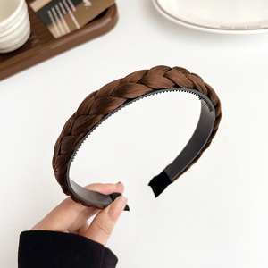 Diadema de dientes antideslizante Diseño de trenza de espina de pescado Diadema de plástico oscuro Estilos personalizados Accesorios para el cabello de lujo diario - Product Image 6