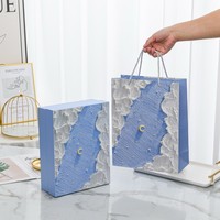 Boîte cadeau de luxe en relief avec peinture à l'huile de haute qualité pour anniversaire, compagnon d'étude, utilisation par les étudiants - Boîte vide