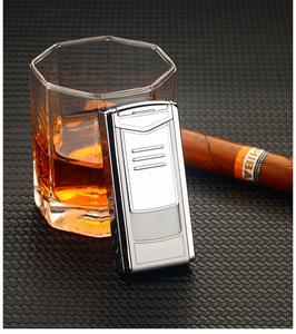 Fuerte poder de fuego Jet 3 llama fuego encendedor a prueba de viento antorcha cigarro encendedor recargable gas butano encendedor logotipo personalizado - Product Image 5