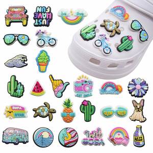 Breloques personnalisées pour chaussures avec logo, décorations 3D en PVC pour chaussures, épingles pour chaussures, épingles pour sacs Bogg, breloques personnalisées pour chaussures et sacs fourre-tout - Product Image 1