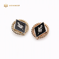 Broche HONMEO personnalisée en forme de diamant, épingle en alliage de zinc émaillé blanc, accessoires de badge pour costume féminin