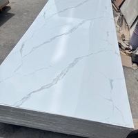 Feuille de marbre PVC imperméable et résistante aux UV pour la décoration murale intérieure de salle de bain et de salon