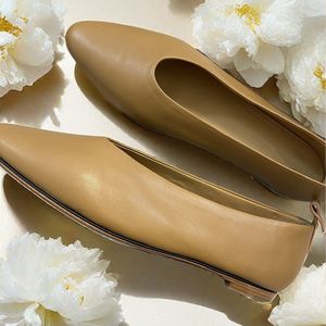 Mocassins plats en cuir véritable pour femmes, bout pointu, légers, chaussures d'été et de printemps, logo personnalisé - Product Image 1