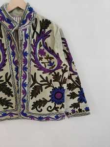 Veste Suzani en velours brodée, chef-d'œuvre, veste Suzani en velours, veste pour femme, cadeau pour elle, luxe bohème, art de la broderie - Product Image 3