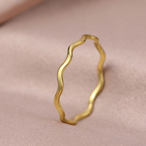 Anello Minimalista da Donna, Elegante Gioiello da Dito per Uso Quotidiano - Product Image 1
