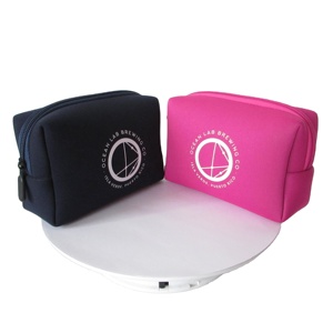 Grande Trousse de Toilette de Voyage en Néoprène Noir Tendance Grande Capacité avec Fermeture Éclair, Logo Personnalisé, Portable et Durable pour Cosmétiques et Articles de Toilette - Product Image 6