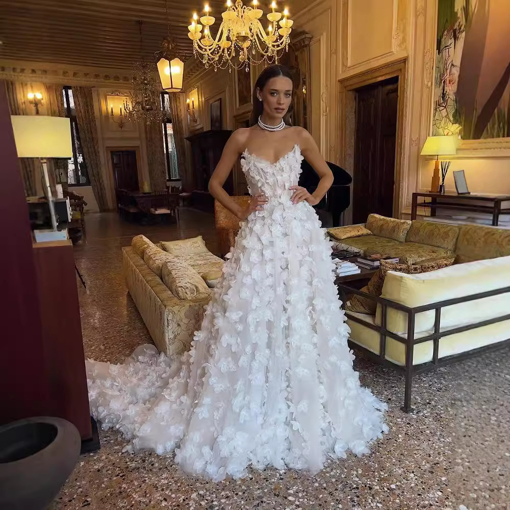 How to Choose the Best White Bridal Dress 2026: Ultimate Buying Guide