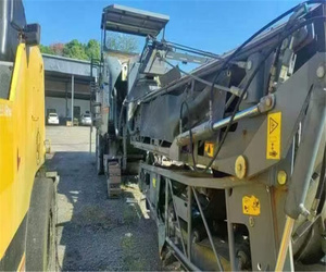 Wirtgen w2000 d'occasion fabriqué en 2016 FRAISEUSE Wirtgen w1900 Offre Spéciale - Product Image 4