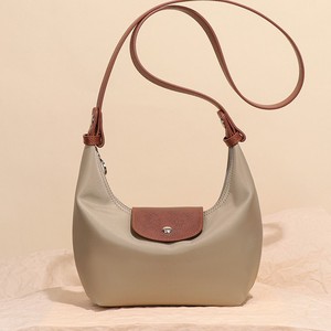 Sac fourre-tout tendance en nylon imperméable pour femme, sac à déjeuner avec fermeture éclair en polyester - Product Image 3