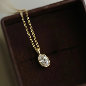 Collana con Ciondolo Ovale per Donne, Catena da Collo Minimalista alla Moda per Uso Quotidiano - Product Image 5