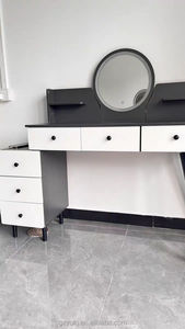 <span class=keywords><strong>Table</strong></span> de maquillage moderne intelligente à LED avec miroir éclairé Mobilier de chambre à coucher en MDF amovible Commode de bureau Style panneau pour petits appartements - Product Image 4