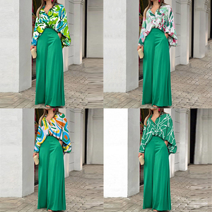 Completo Due Pezzi Stampato da Donna, Abbigliamento Resort, Camicia a Maniche Lunghe e Pantaloni a Gamba Larga, Outfit per Vacanze Estive, Vendita all'Ingrosso - Product Image 3