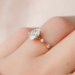 सुंदर लड़की ट्रेंडी ठीक अंडाकार गहने 10k 14k 18k ठोस सोने की सफेद सगाई की जिया लैब हीरे के छल्ले - Product Image 3