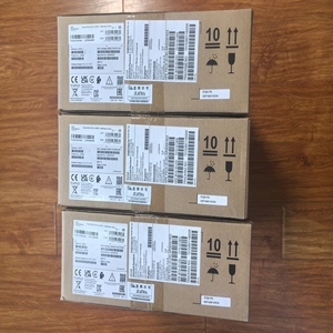 Commutateur PoE Gigabit Aruba <span class=keywords><strong>CX</strong></span> <span class=keywords><strong>6100</strong></span> 12 ports Classe 4 avec 2 uplinks SFP+ 139W de puissance totale, Commutateur PoE d'entreprise JL679A - Product Image 4