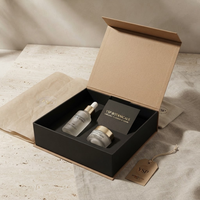 Ensemble de pinceaux et d'outils de maquillage de luxe sur mesure, boîte rigide pliable à fermeture magnétique avec insert personnalisé