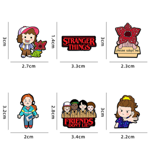 Nouvelle Collection – Badges et Pins en Émail Métallique en Gros, Personnages Populaires de la Série TV Stranger Things – Vente Flash - Product Image 4