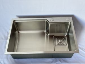 Évier de cuisine commercial en acier inoxydable SUS 304 fait à la main, à montage sous plan, à cuve unique, design contemporain, modèle de robinet - Product Image 3