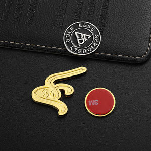 Accessoires de téléphone <span class=keywords><strong>portable</strong></span> Arabie saoudite Épinglette magnétique en métal Badge Cast fête nationale Technique Souvenir Épinglette Autocollant - Product Image 3