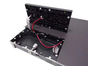 Écran LED personnalisé haute définition P1.86 pour intérieur, utilisation dans les aéroports, les magasins de détail, les centres commerciaux, les métros, les expositions - Product Image 2