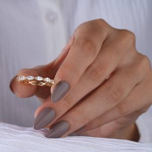 Elegante Anillo de Eternidad de Moissanita con Corte Marquesa en Oro de 14K, Impresionante Anillo de Boda con Forma de Hoja para Mujer, Regalo de Joyería Único - Product Image 4