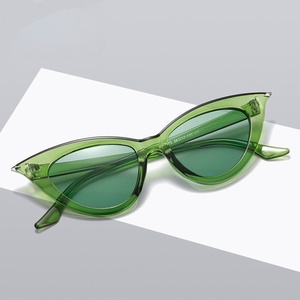 Nouvelles Lunettes de Soleil Unisexe Cat Eye 2024, Monture PC UV400 avec Verres Acryliques, Personnalisées, Chic et Confortables pour Hommes et Femmes - Product Image 3