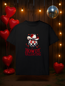T-Shirt Howdy Valentine con Stampa Grafica Western, Cappello da Cowboy a Quadri e Palla da Discoteca, Unisex, Manica Corta, Collo Tondo, 100% Cotone, Primavera - Product Image 2