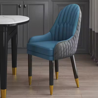 Chaise de salle à manger scandinave de luxe en cuir doré et métal, super confortable et légère, pour l'intérieur, vente en gros, mobilier d'hôtel moderne