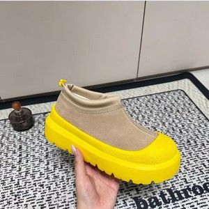Botas de nieve de lana con suela gruesa de diseñador para hombre y mujer, estilo nuevo 2026, zapatos de algodón forrados de piel todo en uno, estilo perezoso. - Product Image 5