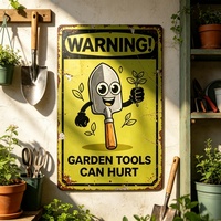 Plaque murale métallique rétro de type panneau de signalisation en étain, motif personnage de dessin animé avec pelle, avec message 'Les outils de jardin peuvent endommager', pour décoration de jardin, cour et patio