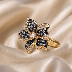Anello a forma di fiore, design elegante, gioiello da donna per l'uso quotidiano - Product Image 6