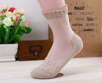 Chaussettes d'été en soie brodées de dentelle pour femmes Chaussettes courtes élastiques et respirantes pour femmes