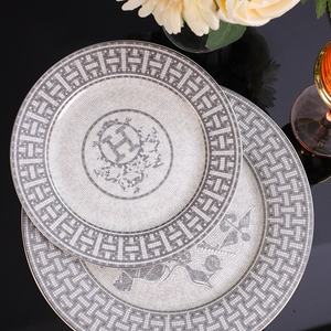 Vente en gros d'assiettes à dîner en céramique 4pcs soucoupe pour tasse à café ensembles de vaisselle en porcelaine de salle à manger de luxe occidental - Product Image 4