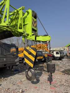 Grúa sobre camión Zoomlion ZTC1000 ZTC1000V5 de 100 toneladas usada a bajo precio, grúa móvil Zoomlion de 80 y 100 toneladas - Product Image 6