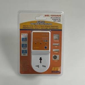 Protector de Sobretensión de Voltaje Universal 20A 110V 220V con Conmutación Automática y Compatibilidad con Enchufes EU, AU, US, UK, ZA - Product Image 3