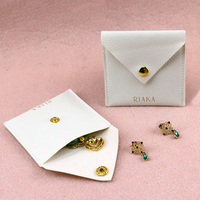 Petits pochettes de bijoux en cuir personnalisés sac en cuir de daim PU pochette d'emballage de bijoux avec logo pour bracelet/collier/boucles d'oreilles