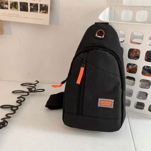 Nouveau Sac Bandoulière en Nylon Style Loisir avec Trou pour Écouteurs pour Hommes - Product Image 4