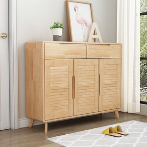 Armoire à chaussures nordique en bois massif, 3 portes, grande capacité, meuble de rangement pour entrée, meuble de salon, couleur bois naturel - Product Image 1