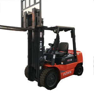 Montacargas Heli H2000 30 de Bajo Precio, Tres Toneladas, 4.5 Metros, con Mástil para Contenedores y Desplazamiento Lateral, Neumáticos Sólidos - Product Image 1