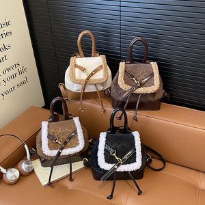 <span class=keywords><strong>Zaino</strong></span> da <span class=keywords><strong>donna</strong></span> in pelliccia <span class=keywords><strong>di</strong></span> agnello con coulisse in <span class=keywords><strong>pelle</strong></span> PU color caramello, personalizzabile con logo, texture avanzata, modello 2026 - Novità - Product Image 3