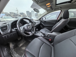 Mazda3 Axela 2016, 1.5L, Manual, Sedán, Volante a la Izquierda, Neumáticos R16, Luces LED Oscuras, Faros Delanteros Adaptativos, Maletero Espacioso de 419L, Autos Usados - Product Image 5