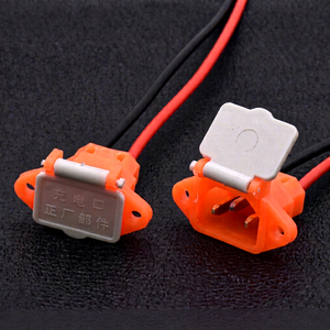 Puerto de Carga para Vehículos Eléctricos, Plano de 1.5mm con Cubierta de Plástico para Reemplazo o Reparación - Product Image 1