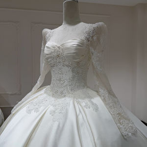 Robe de mariée de bal moderne en satin français texturé perlé à manches longues Xx59 avec appliques, décolleté cœur, dos nu et traîne chapelle - Product Image 3