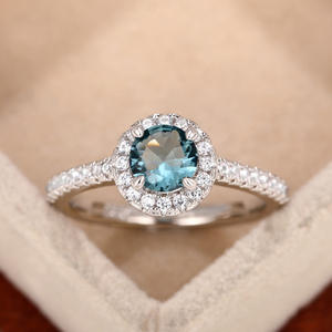 Anello di fidanzamento Q059 in oro bianco con zaffiro, taglio rotondo brillante, montatura a pavé, gioielli raffinati da donna - Product Image 3