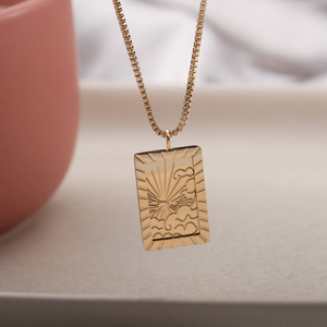 Collar con Colgante Rectangular de Carta del Tarot, Chapado en Oro de 18K, Joyería de Acero Inoxidable, Colgante de Nube Celestial, Luna y Rayos de Sol - Product Image 6