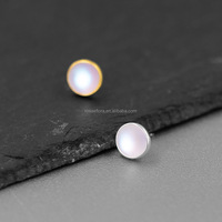 Boucles d'oreilles clous Rosaeflora "Flowing Light" en argent sterling 925 véritable avec pierre de lune artificielle, bijoux fins