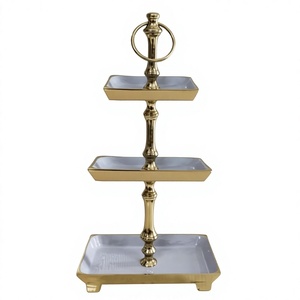 Support à gâteau rectangulaire à trois niveaux, base en métal doré, plateau blanc, présentoir pour fêtes, événements, table de repas - Product Image 1