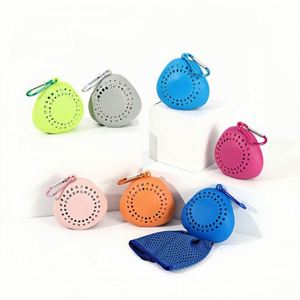 Serviette rafraîchissante portable pour sport et gym, séchage rapide, motif logo, idéale pour la natation, les voyages, avec sac de transport inclus - Product Image 2