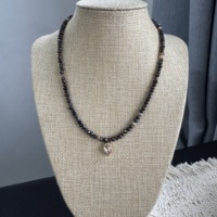 Lot de 15 colliers personnalisés pour femme, avec pendentifs miniatures en pierres précieuses, tourmaline scintillante, sur cordon en cuir, idéal pour l'été et les cadeaux
