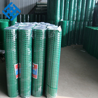 Fil de poulet en plastique treillis métallique soudé enduit de PVC treillis métallique de soudure en acier galvanisé pour enclos de poulet rouleau de clôture clôture clôture de ferme
